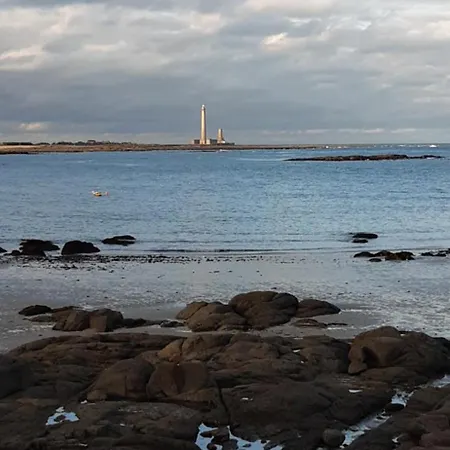 Maison Neuve Centre بيت للعطل بارفلور