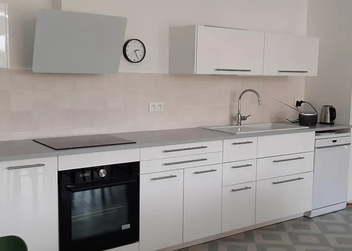 Maison Neuve Centre *