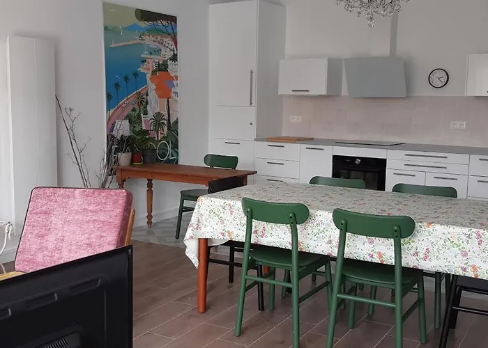 Maison Neuve Centre Nyaraló